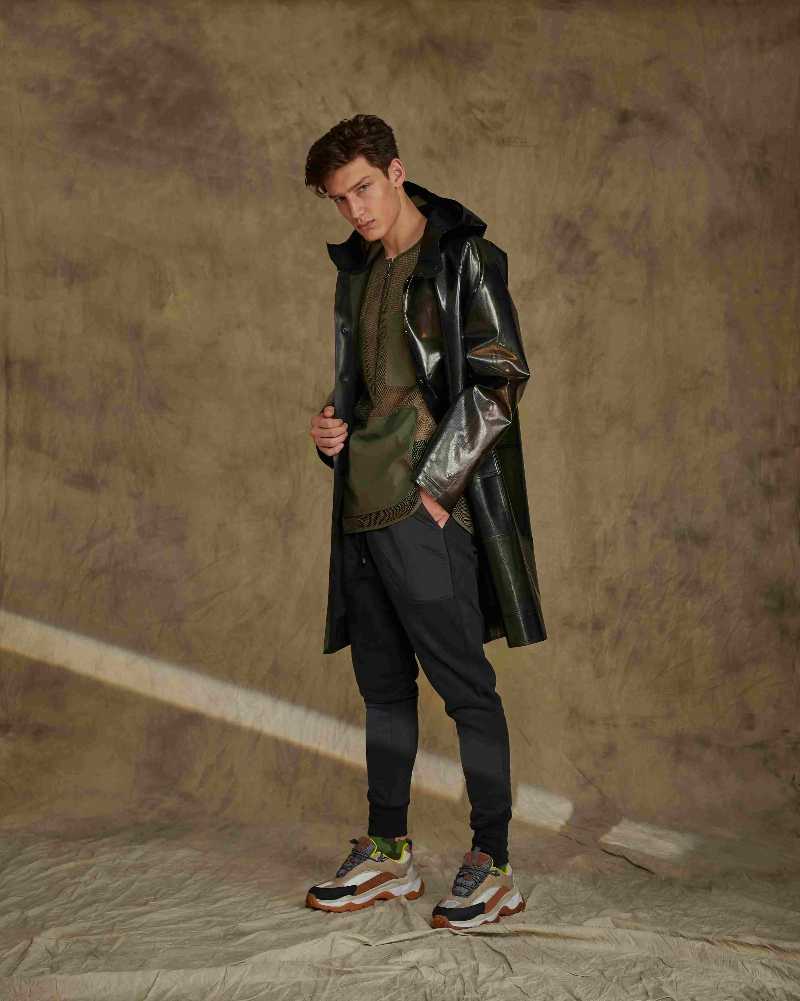 BLACK WATERPROOF RAINCOAT
