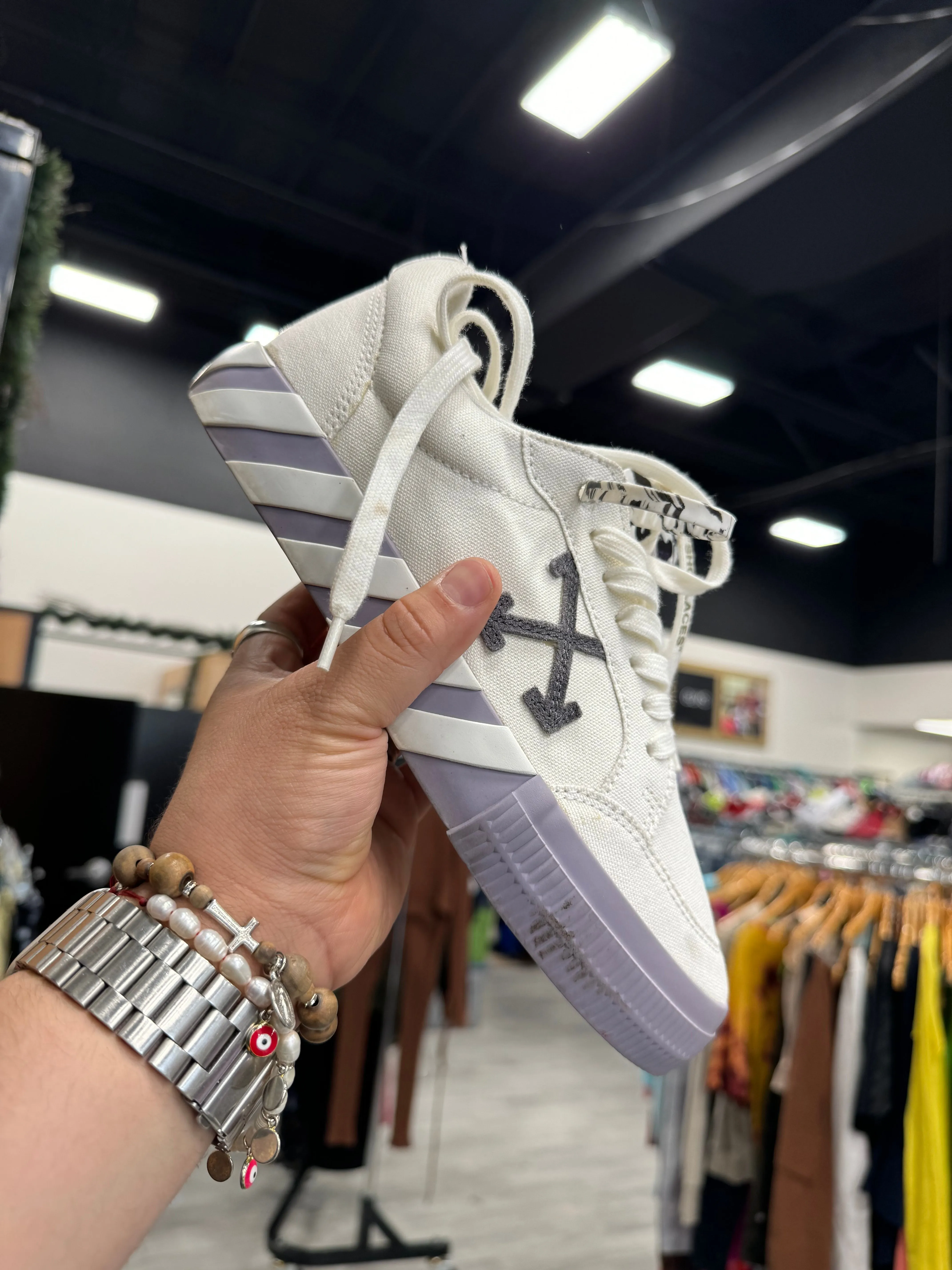 Off White Size 8.5
